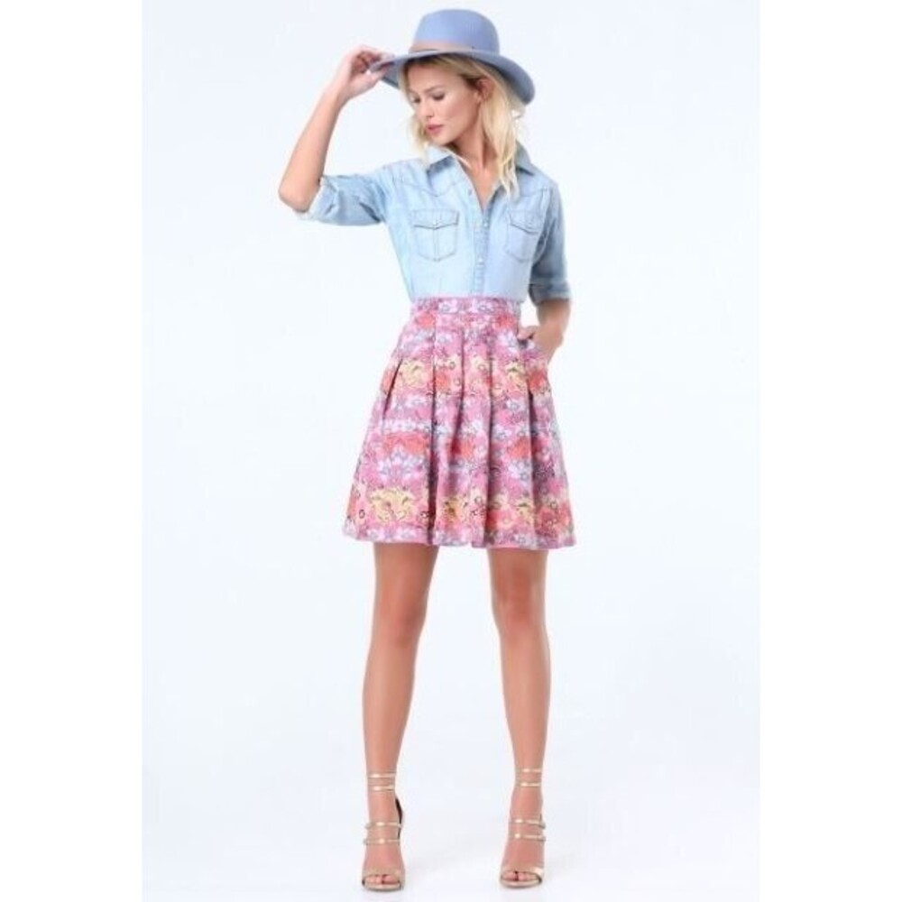 Bebe Mini Skirt Pink Yellow Floral Pleated Jacquard Lined Womens Size 8